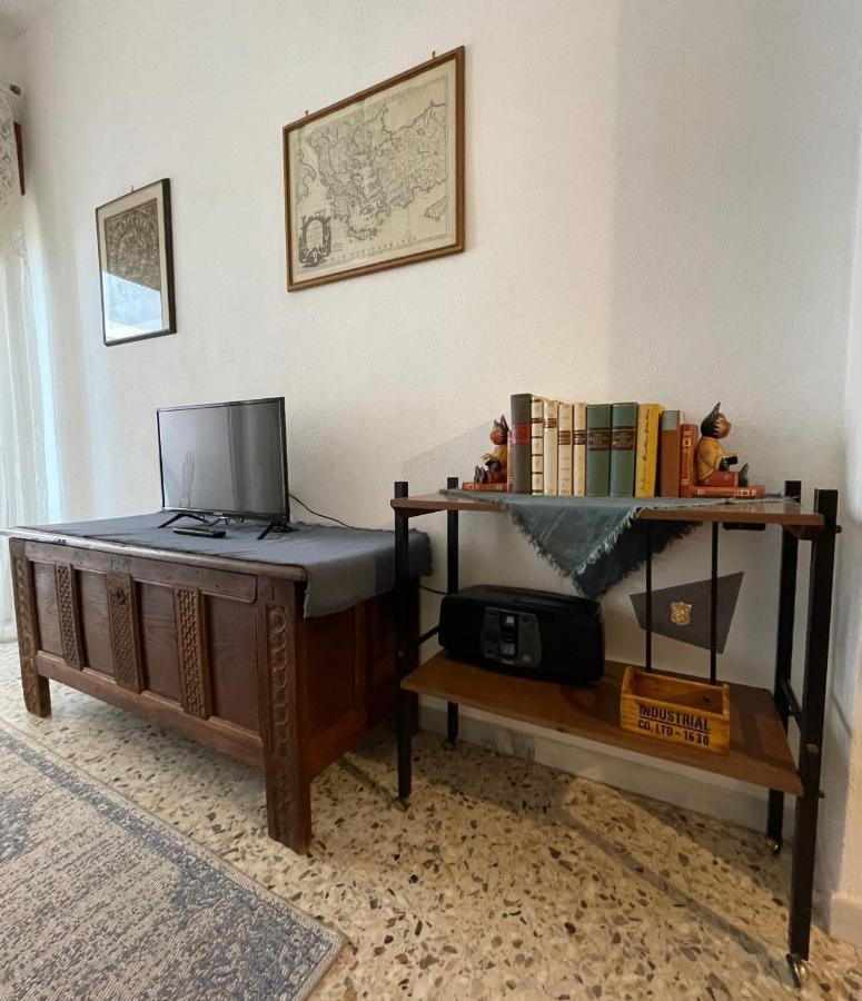 Back To The Past Apartment Олбия Екстериор снимка