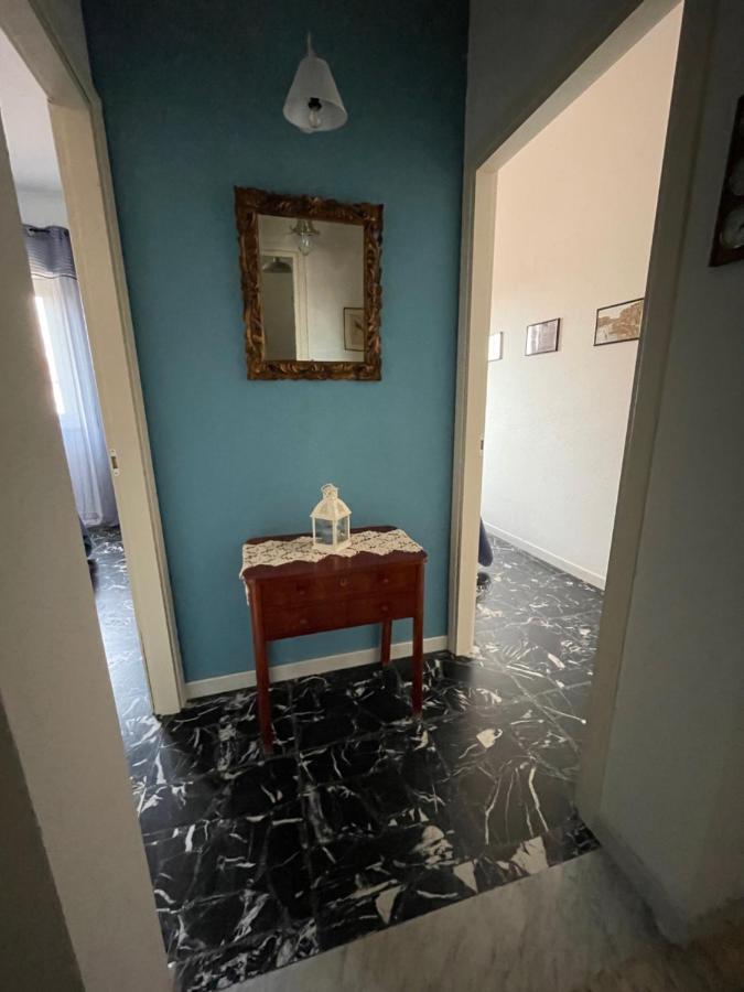 Back To The Past Apartment Олбия Екстериор снимка